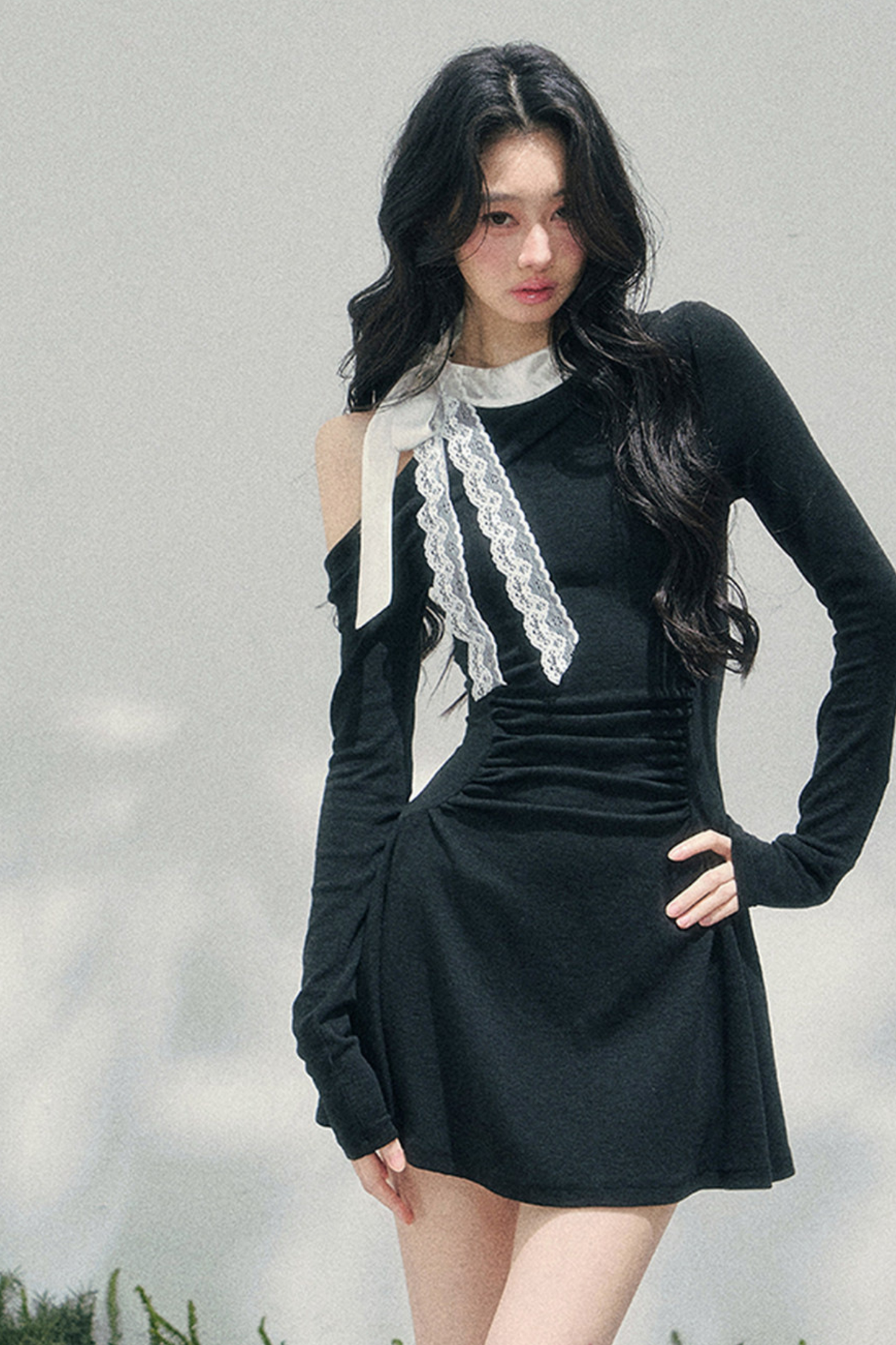 フレンチレースオフショルダードレス