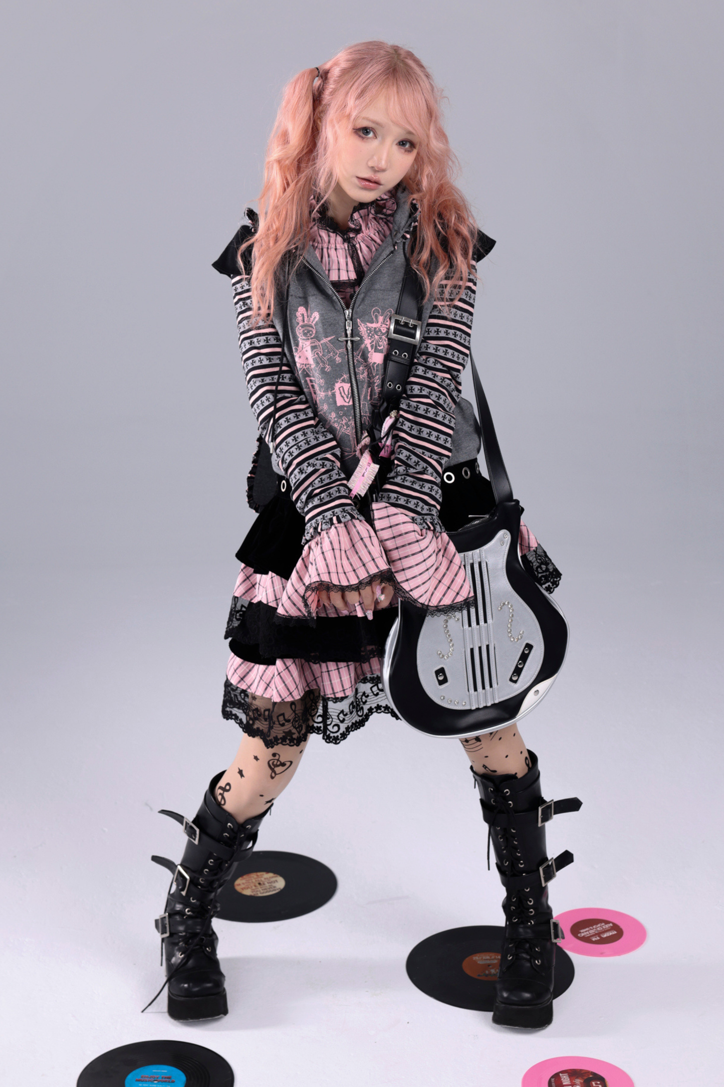 ラビットイヤーフードパンクパーカー