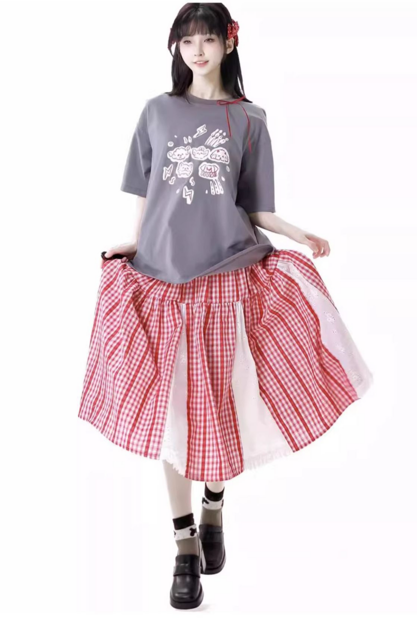 Graffiti T-shirt + Big Swing Check Skirt