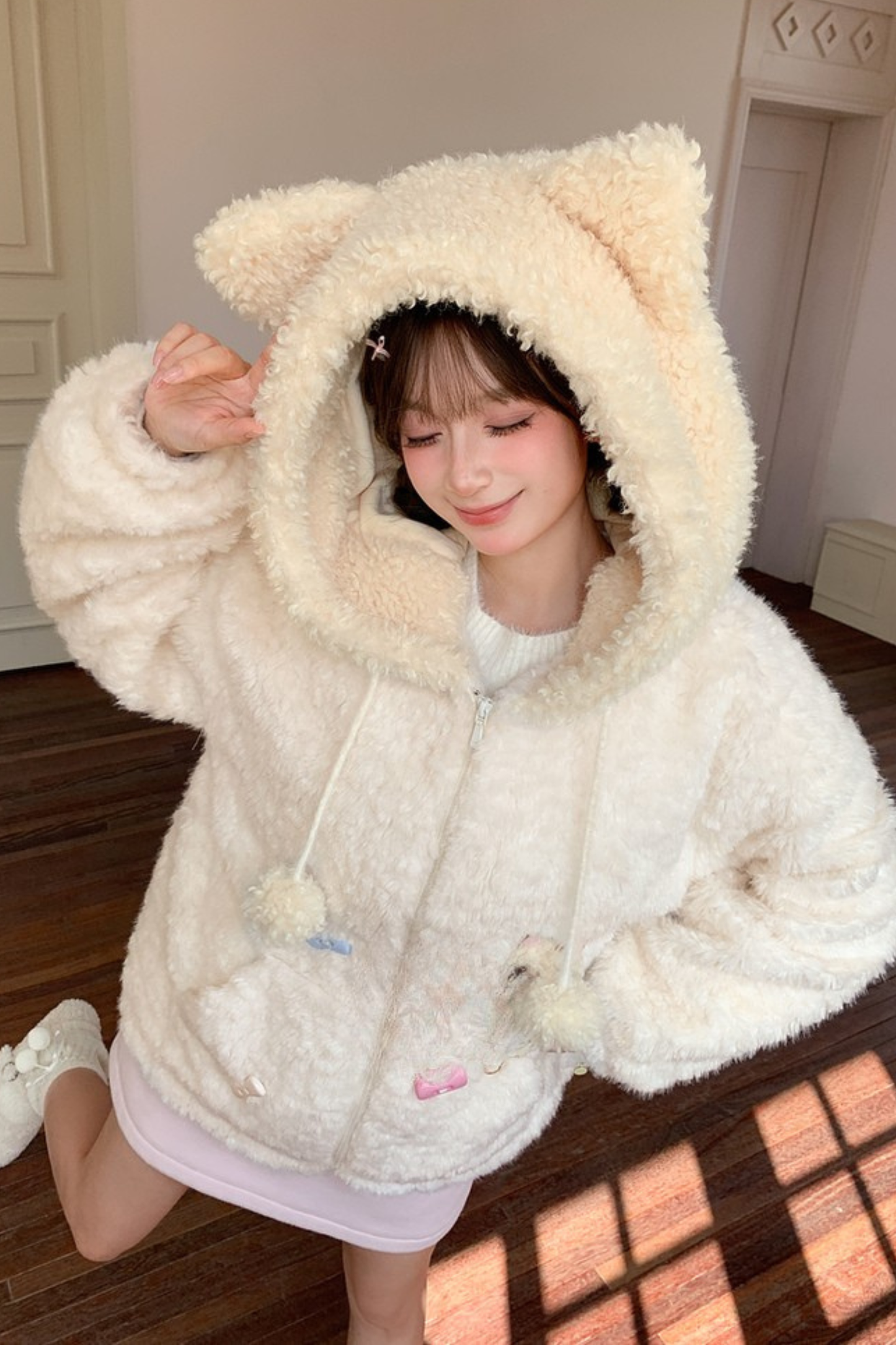 ホワイトファーキャットフードコート