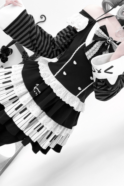 ダークフリルトップス＋ピアノスカート＋キャットスリーブ