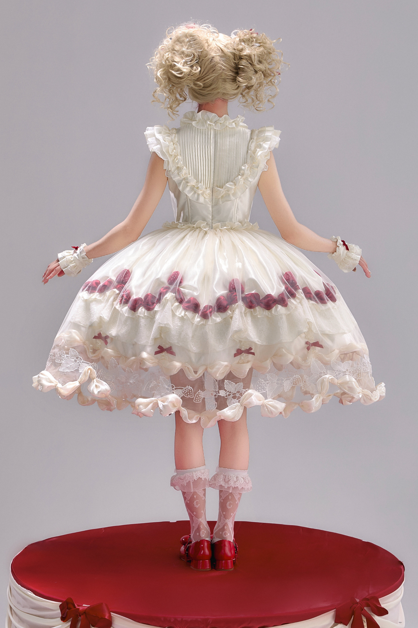 [3월 13일 예약마감] 스트로베리 크림 롤리타 원피스 + 케이크 모자 + 꼬리 + 보닛 + 페티코트