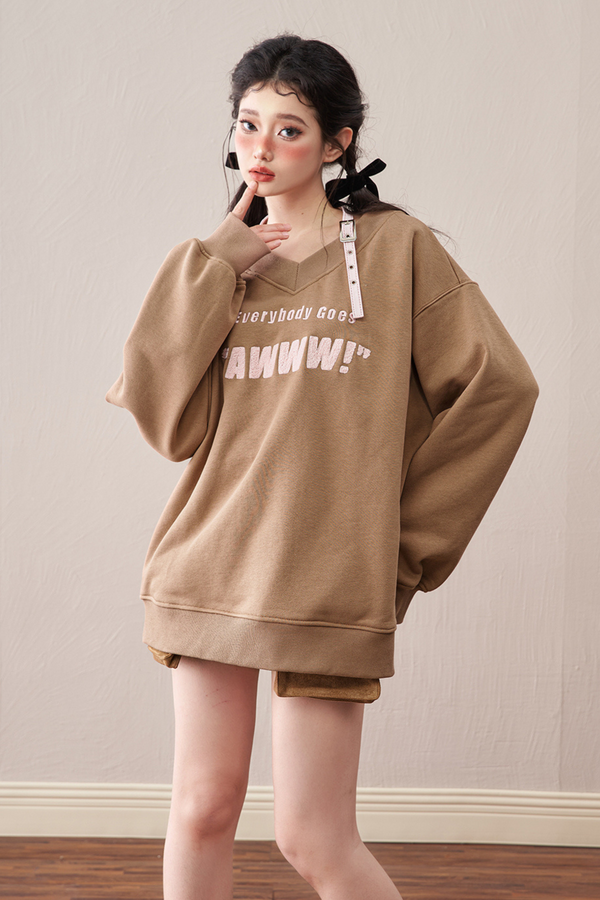 オフショルダーオーバーロゴトップス