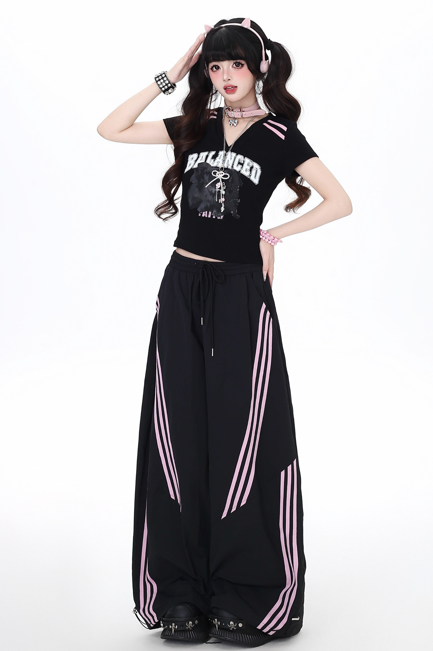 ホットガールVネックブラックピンクトップス