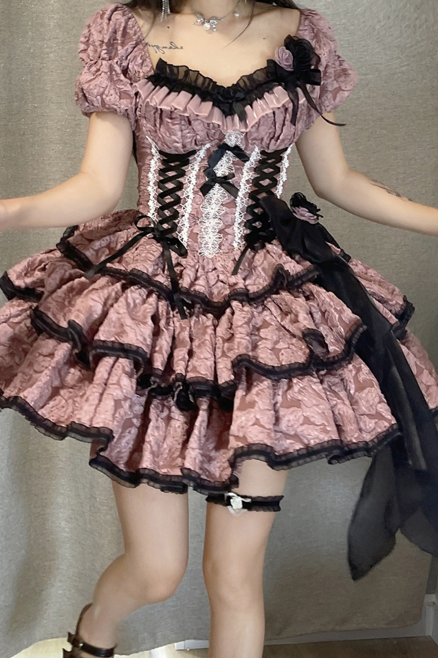 ダークピンクレースアップロリータドレス