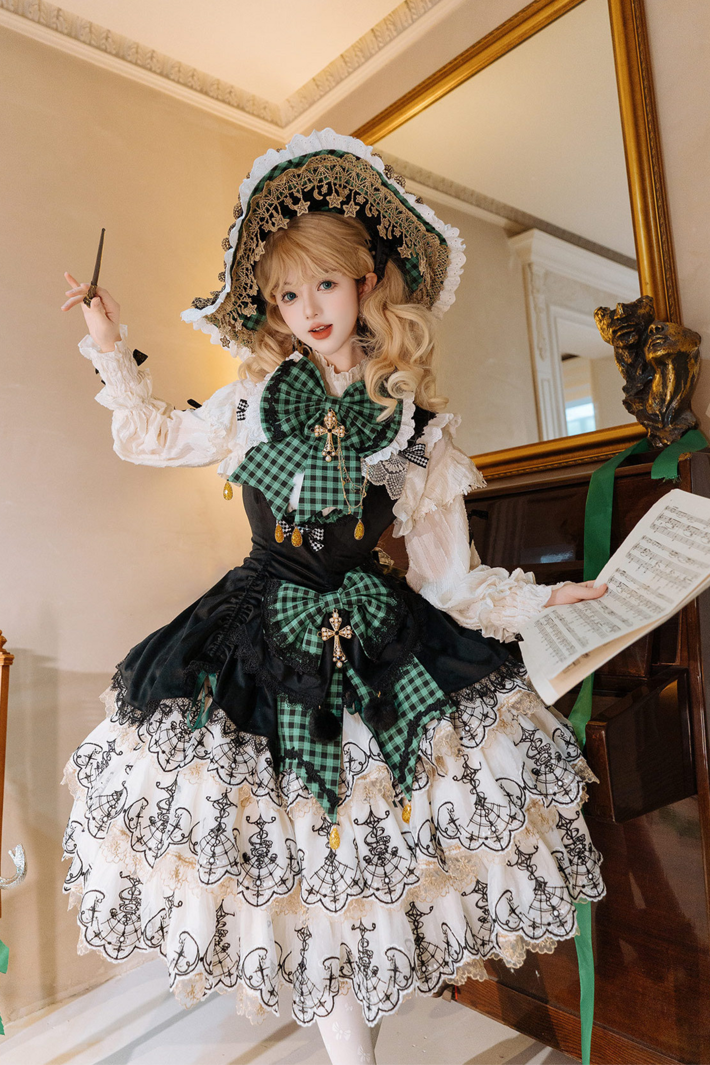 Feb 26th reservation deadline] Star Witch Special Edition Cape Dress Complete [Wind, Sat.