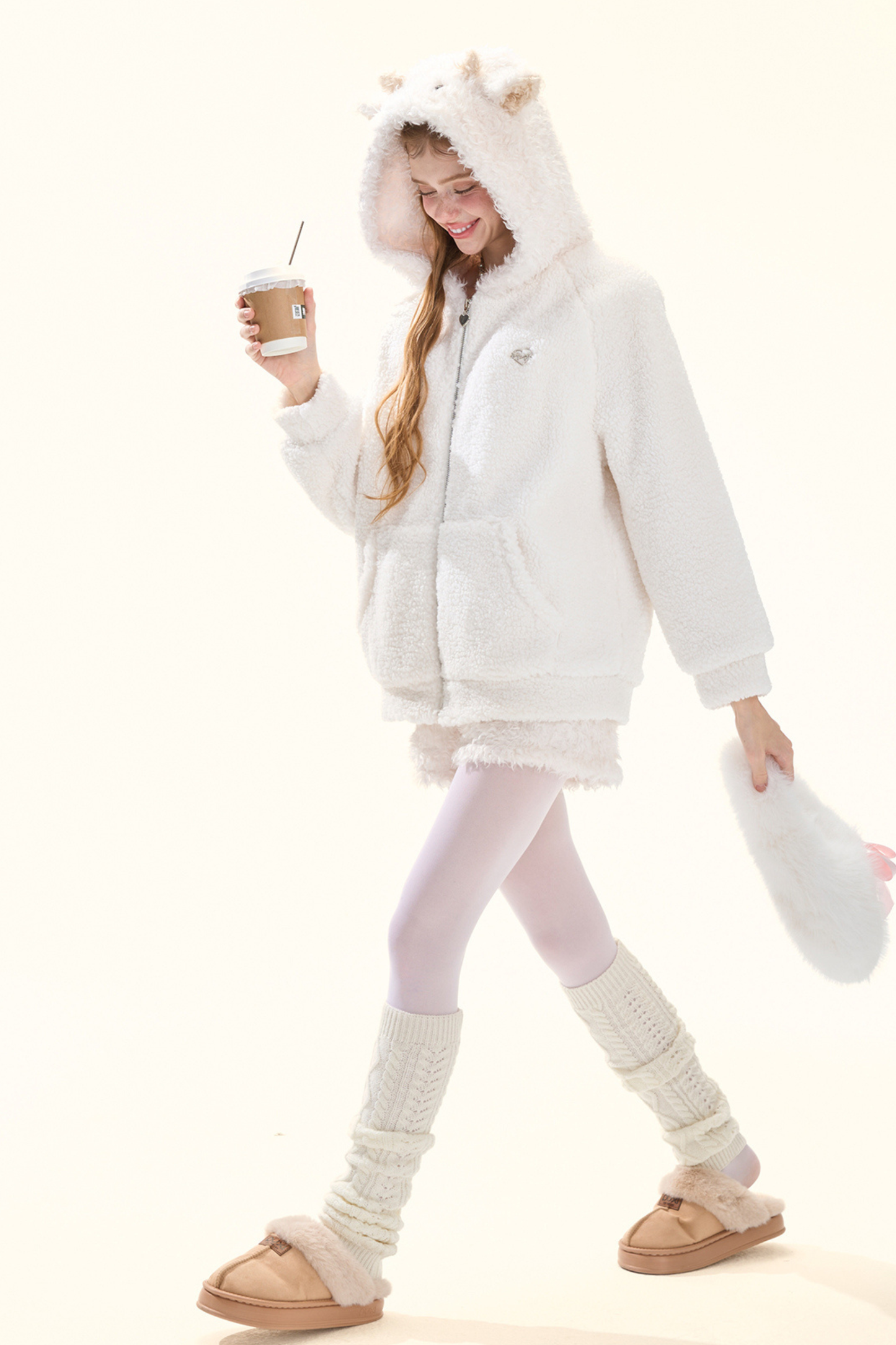 ラムファーフードジャケット+ショートパンツ