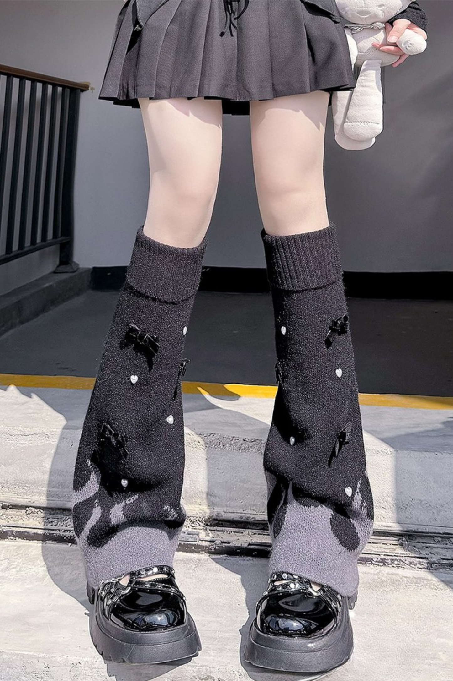 Milk gradation ribbon leg cover