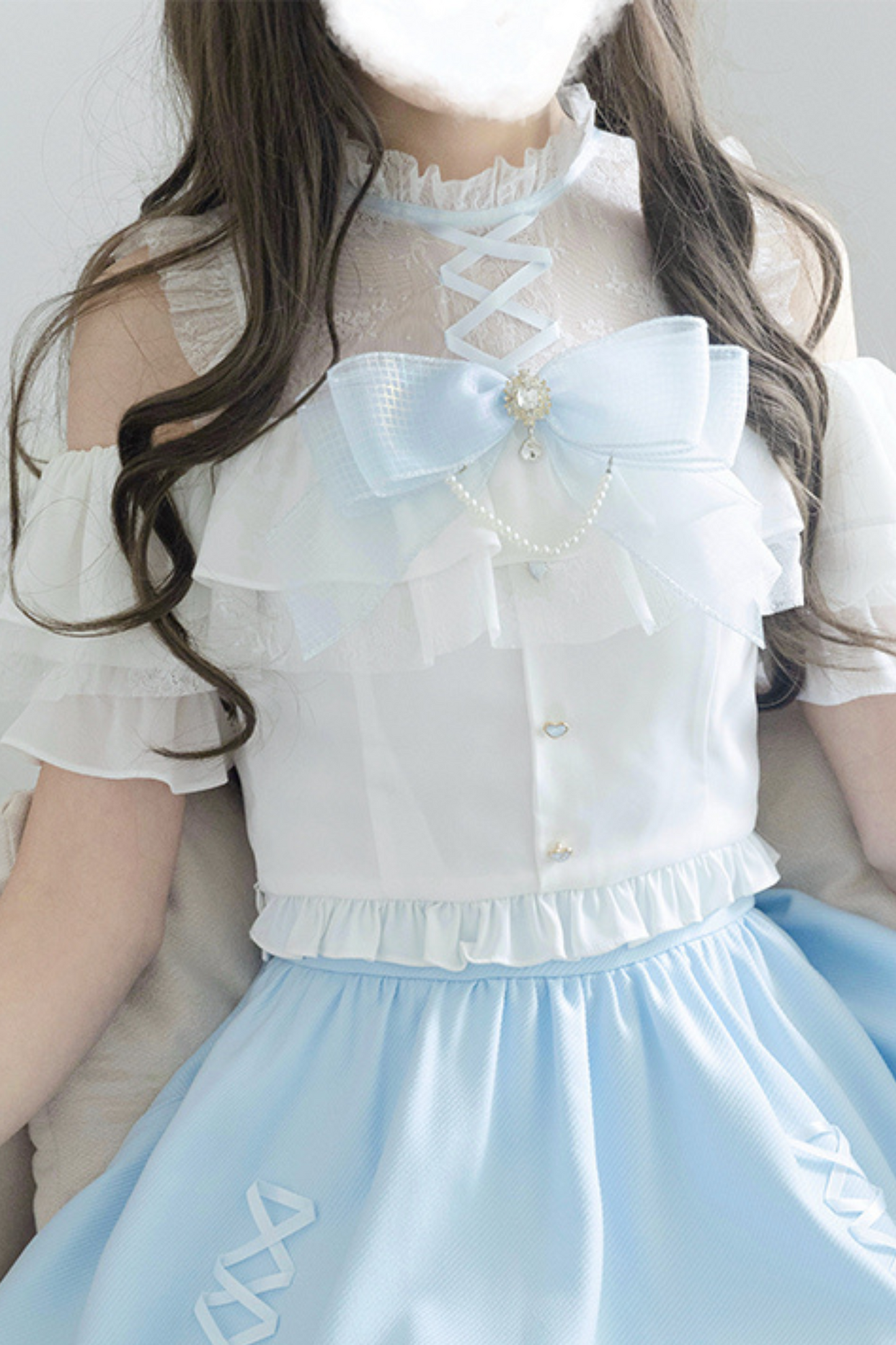 Lace short off-the-shoulder shirt + lace-up skirt