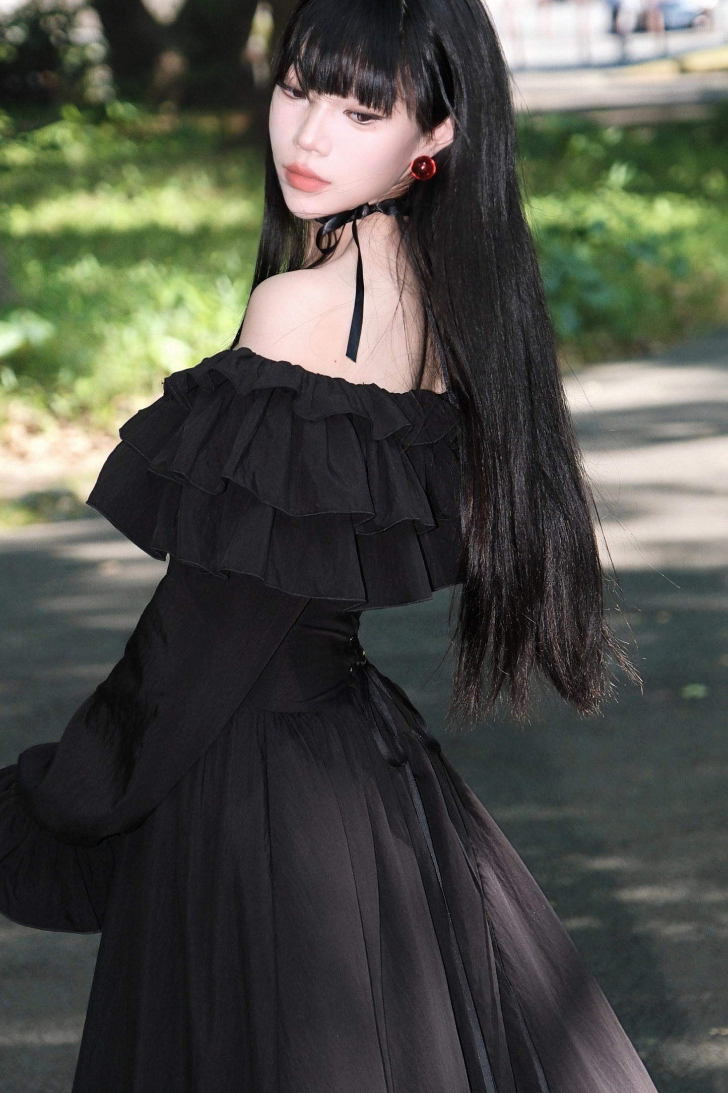 One Shoulder Mode Cape Lace Dress