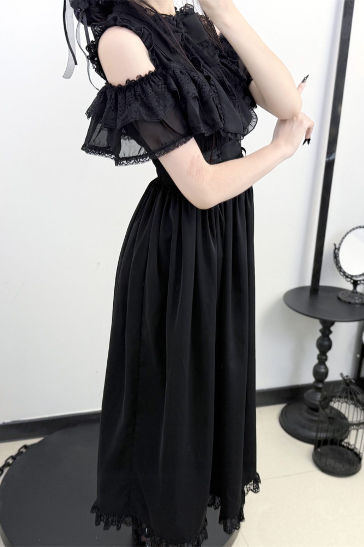 Dark Kawaii Schulterfreies Spitzenkleid