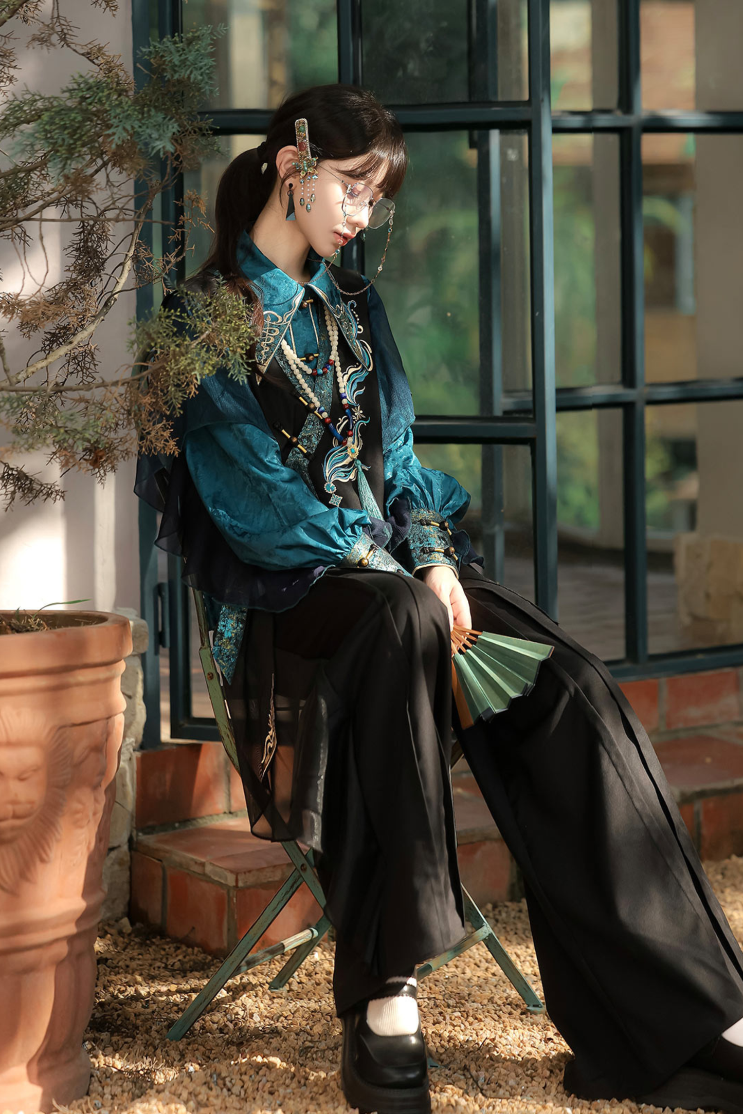 Ruan china top + vest + wide-leg pants + necklace