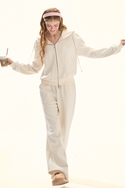 カジュアルフードパーカー+ルーズパンツ