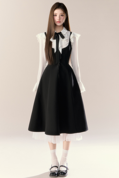 フレンチブラウス+サスペンダースカート