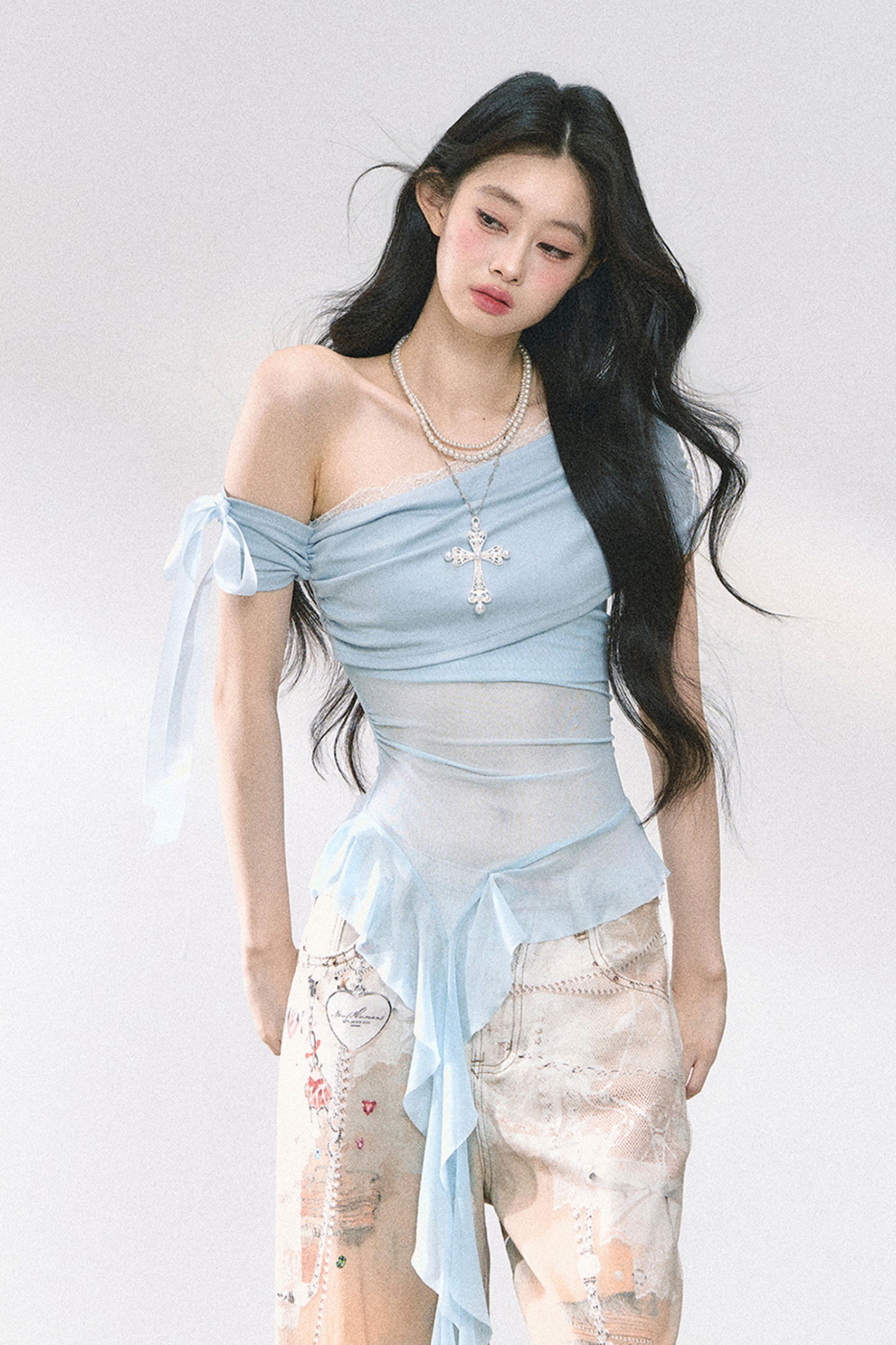 シアーオフショルダートップス