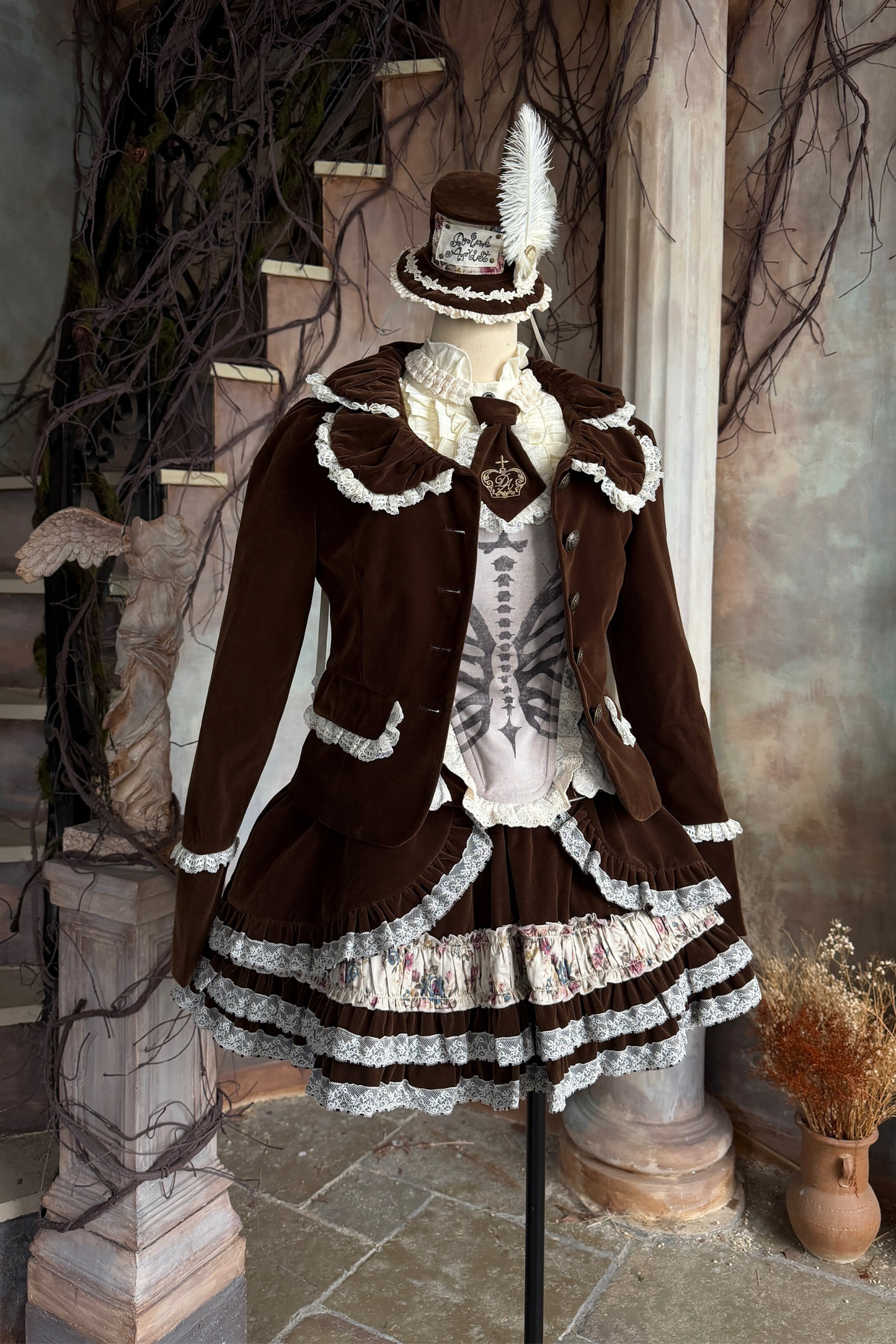 와인 미트 마켓 중절모 + 넥타이