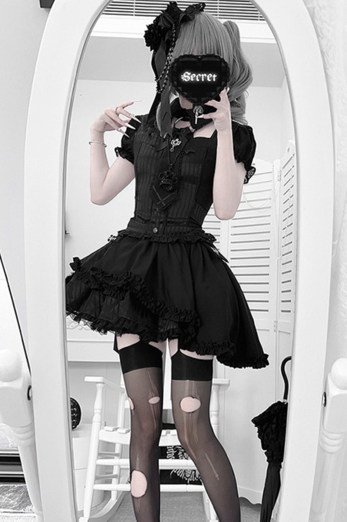 イレブンスナイトパフスリーブトップス