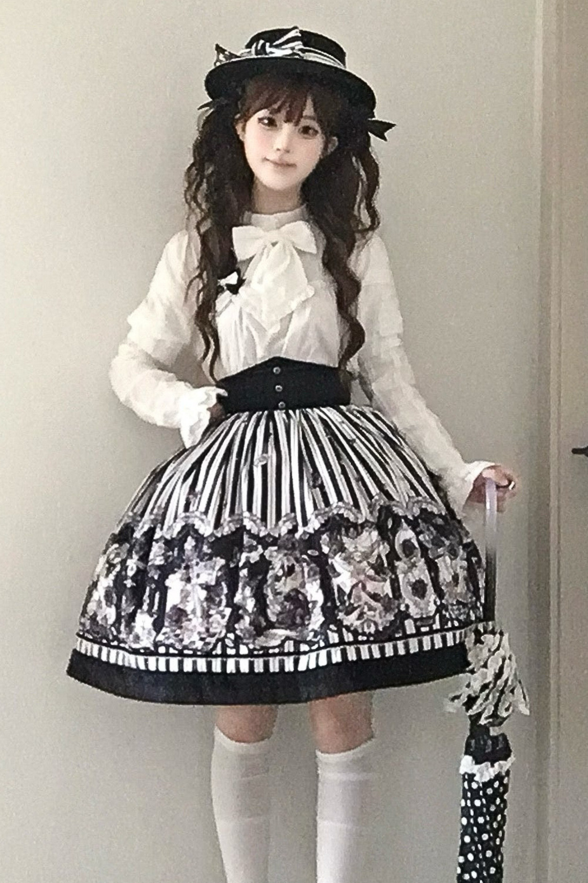 【10月3日予約締切】Black/White Elegant Gothic Lace Puff Sleeve Shirt with Detachable Sleeves and Bow Tie