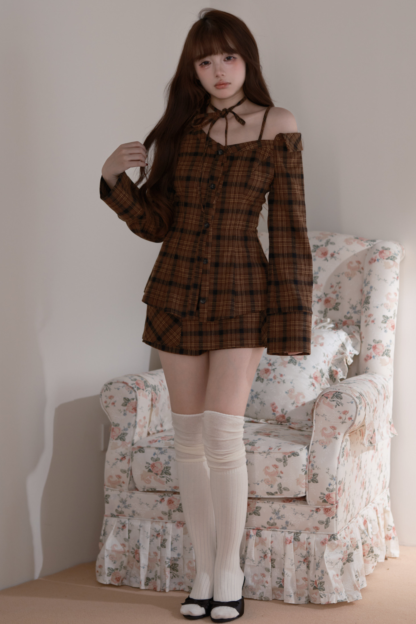 Karo-Oberteil mit schulterfreiem Ausschnitt + Kurze Hose