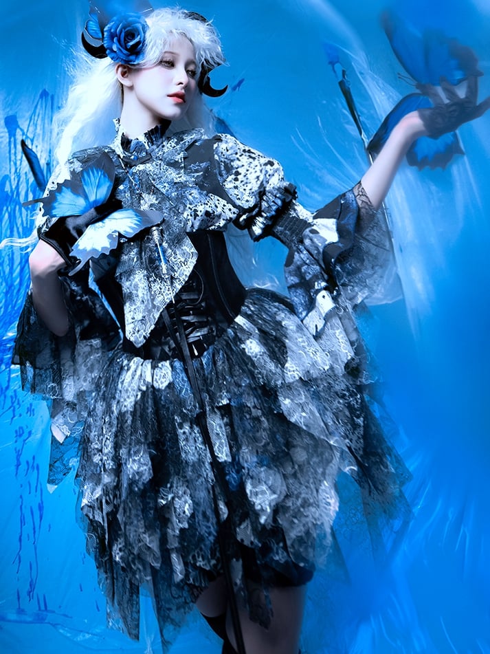 【12月10日予約締切】Bloodstainedプリントフリルスタンドカラー姫袖シャツ