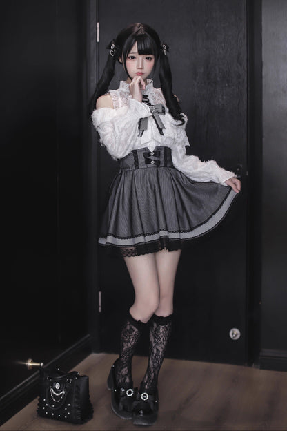 【1月6日予約締切】ホワイトレースオフショルダーリボンニットトップス＋千鳥格子スカート