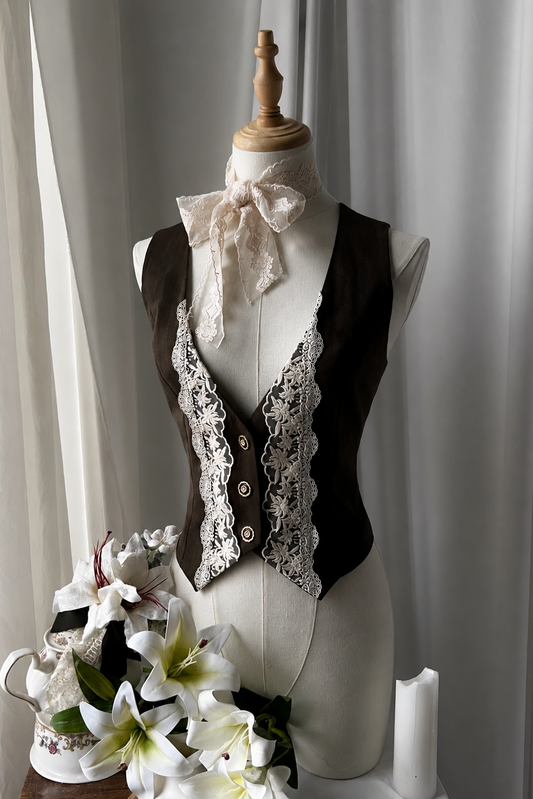 [Pre-order Deadline: May 11] Elegant Lily Embroidered Vest