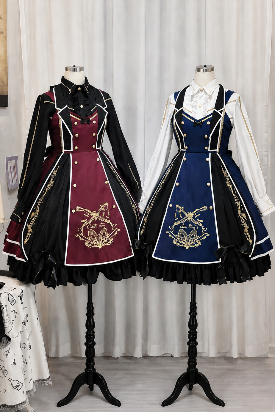【6月28日予約締切】レッドブラック/ブルーブラックダークロリータゴールドエンブロイダリーテーラーカラーJKSドレス＋ネクタイ＋ウエストバッグ付きベルト