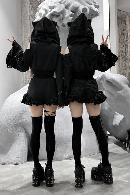 [Vorbestellungsartikel] Glänzende und mattschwarze Gothic-Cyber-Katzenohren-Kapuzenjacke mit freien Schultern und Reißverschluss+kurze Hose mit Beinringen im Set