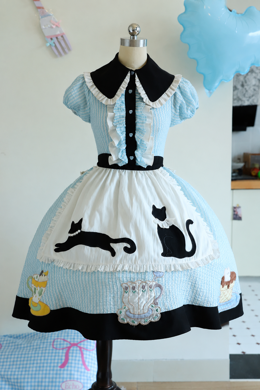 【8月18日予約締切】アリスブルーストライプ猫カフェテイストメイドロリータドレス（エプロン付き）＋コンプリートセット