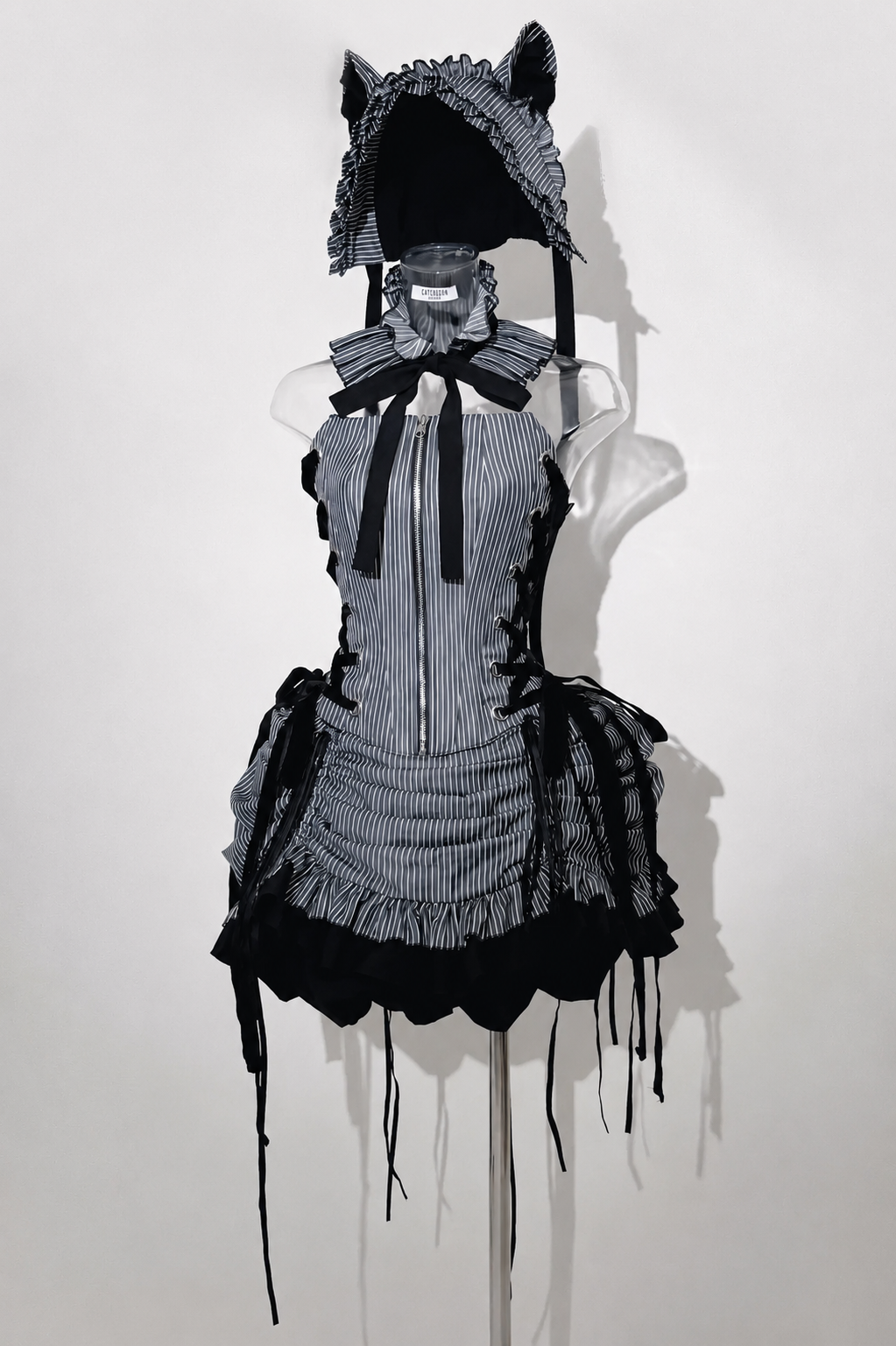 [Vorbestellschluss: 8. August] Gothic-Lolita Dark-Cat gestreifte kurze Rüschenjacke+Korsett-Bustier+hochziehbare kurze Rüschenshorts