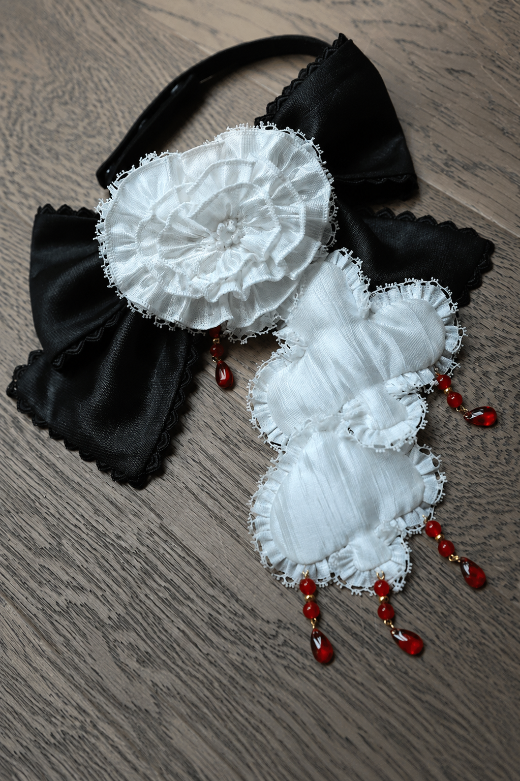 【9月3日予約締切】Gothic Fantasy Ribbon Choker with Playing Card and Bead Motif