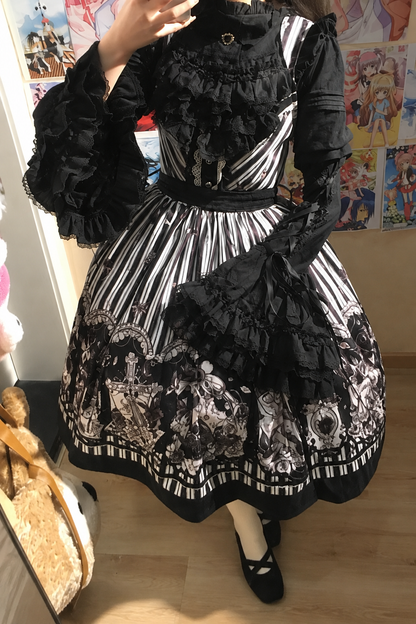 【10月3日予約締切】Black/White Elegant Gothic Puff Sleeve Shirt With Detachable Bell Sleeves And Frill Collar Jabot