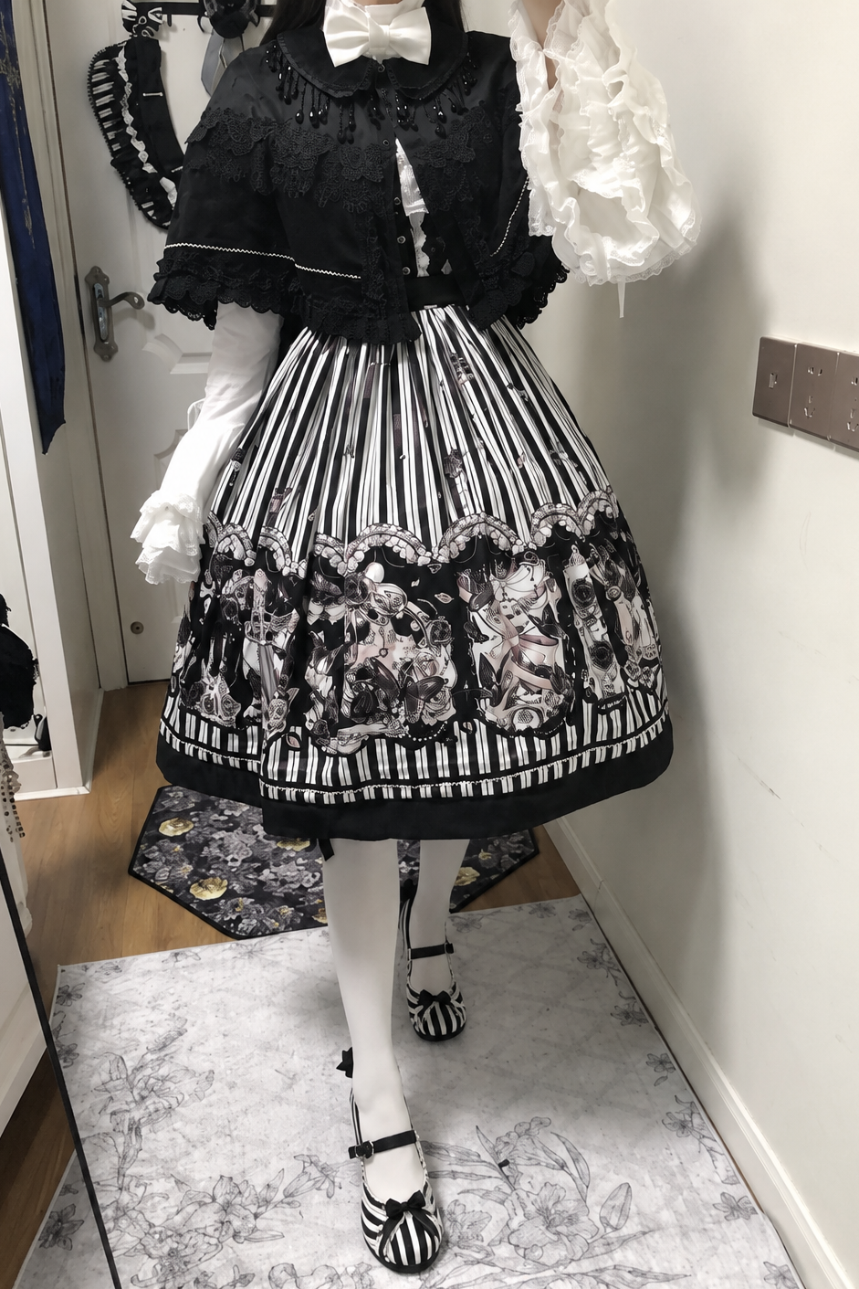 【10月3日予約締切】Black Elegant Gothic Beaded Fringe Layered Cape