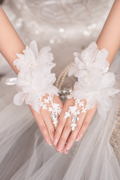 Pearl Floral Lace Fingerless Gloves