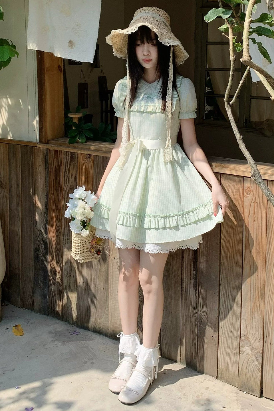 Robe douce à bordure en dentelle
