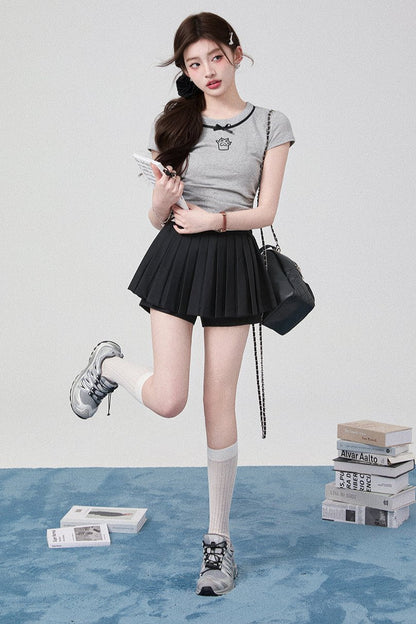 Solid color -Catpo T -shirt+short skirt+black pleats culott