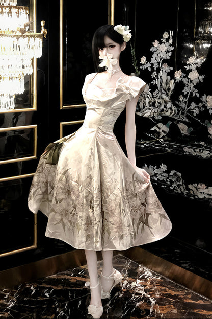 [Reservierungsschluss 2. August] Elfenbeingold x Olivgrün elegantes klassisches Lolita-Kleid mit Lilienprint, Jacquard, Schnürung und Schleife