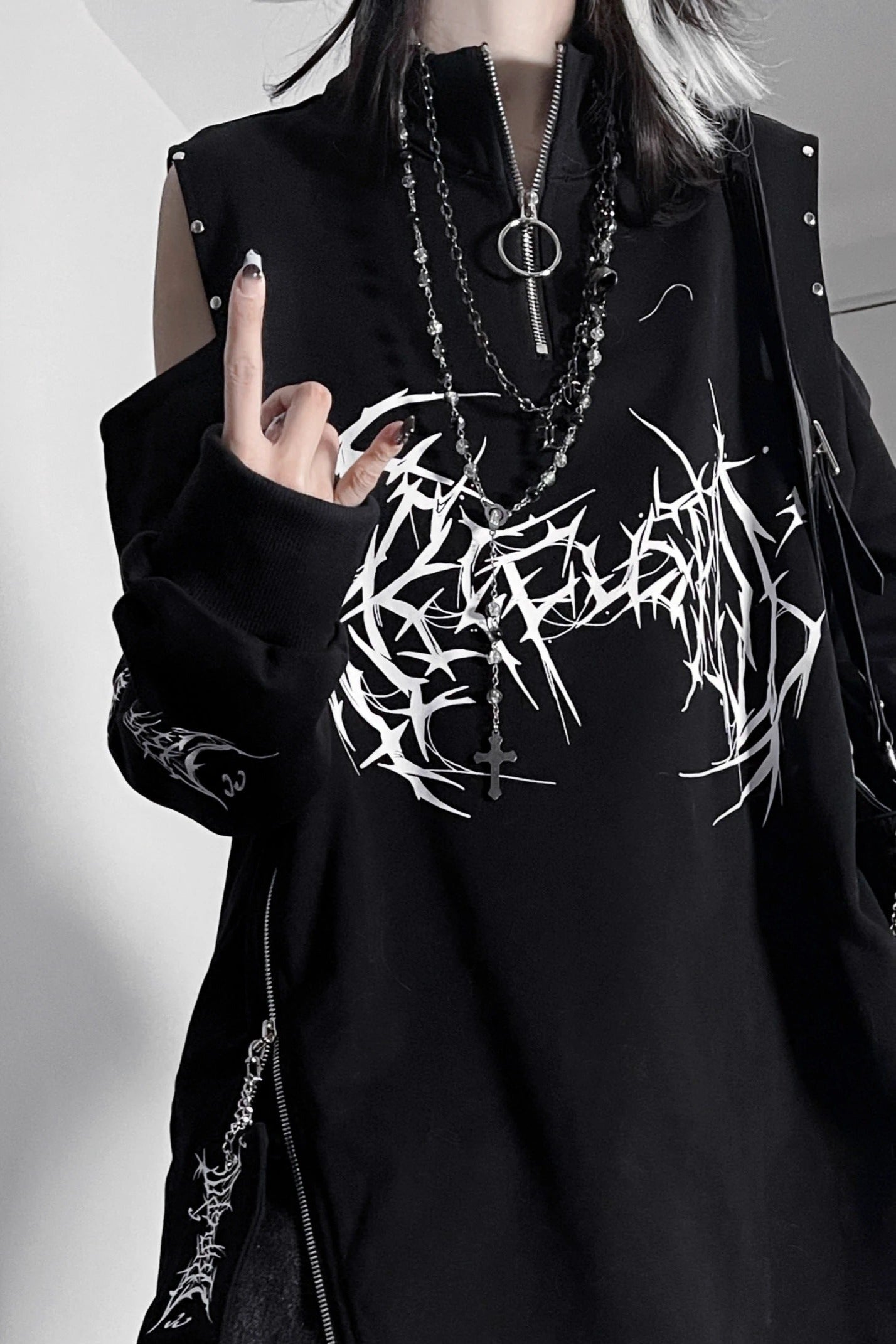Top de sudadera subcultural Dark Cruise largo de algodón con hombros descubiertos