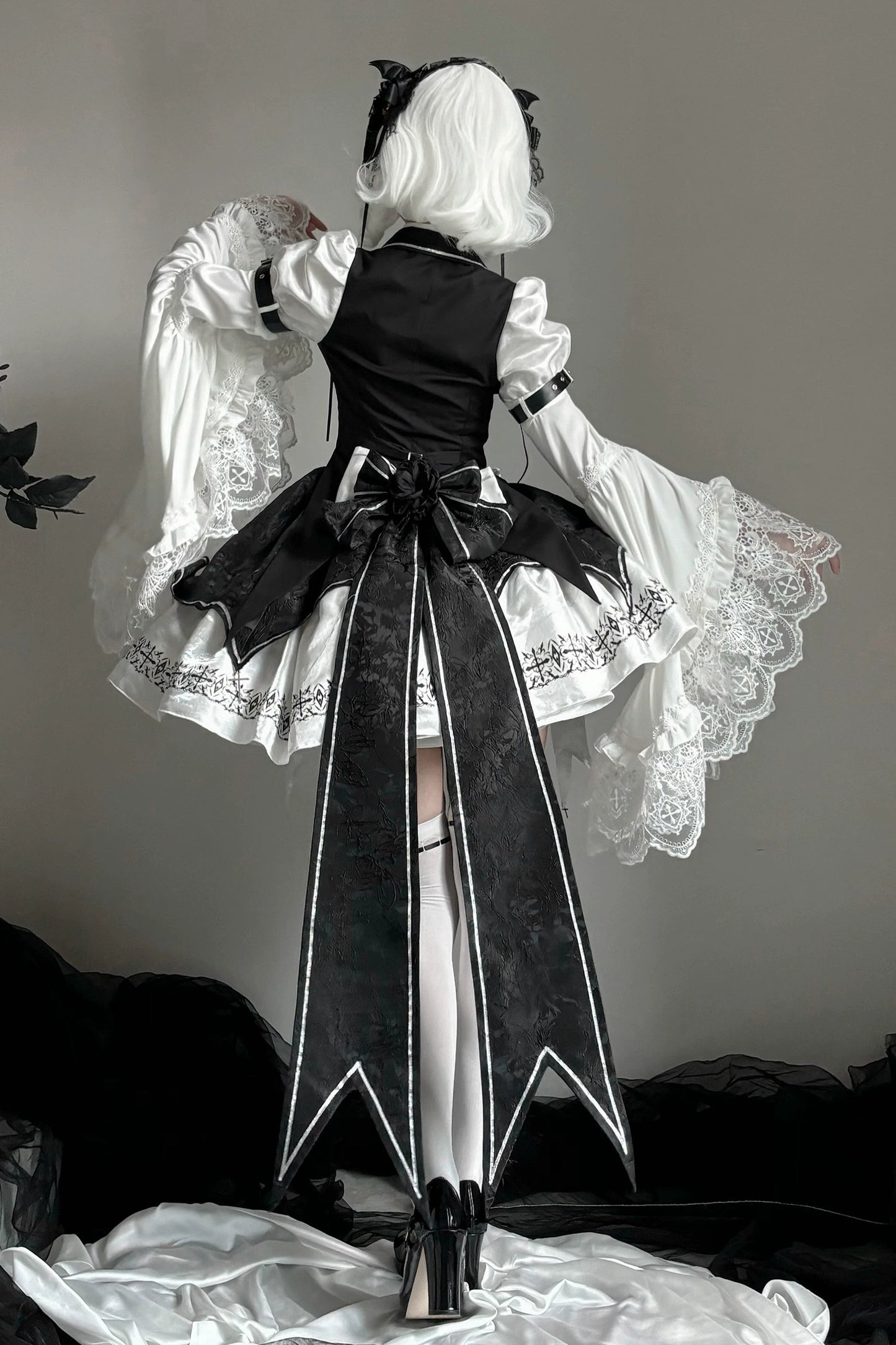 [Pre-order Deadline: April 11] White Black Noir Dark Gothic Lolita Jacket Dress Princess Sleeve Full Set + Matching Set