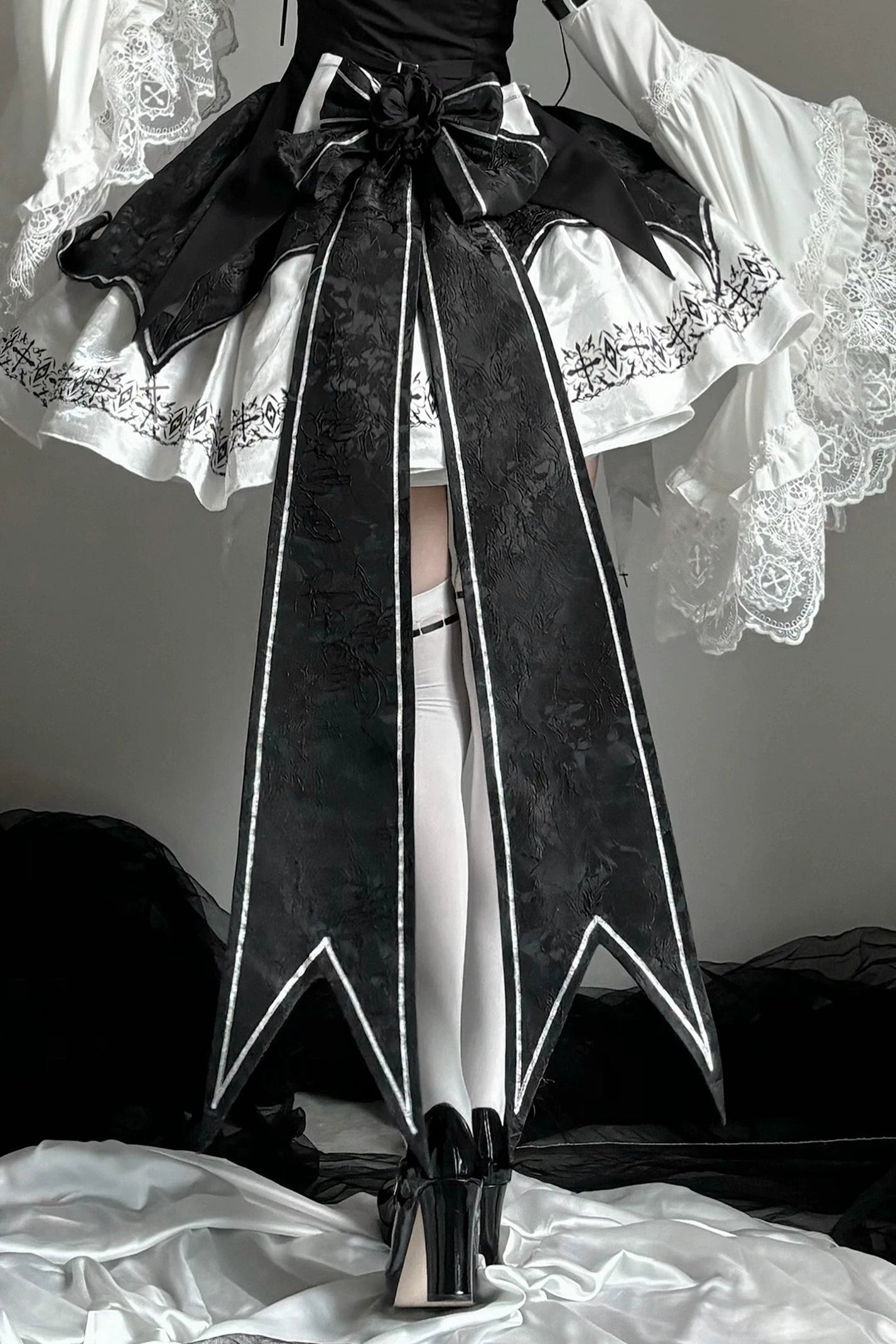 [Pre-order Deadline: April 11] White Black Noir Dark Gothic Lolita Jacket Dress Princess Sleeve Full Set + Matching Set