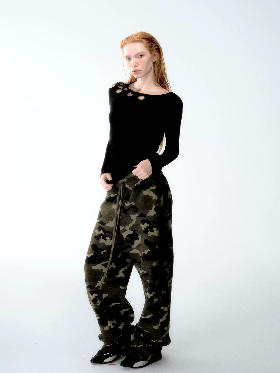 Razor Hollow Herbst Winter Schwarz Weiß Cut-Out One-Shoulder-Oberteil