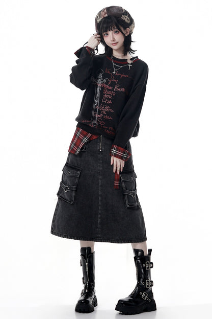 ダークトップス+デニムスカート+チェックウエストアクセサリー