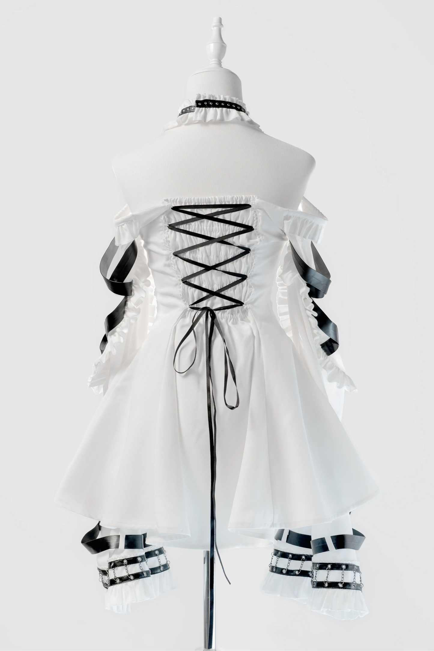 【8月22日予約締切】ゴシックバックルホルターアンドオフショルダーベルロングスリーブドレスセット＋ヘアバンド