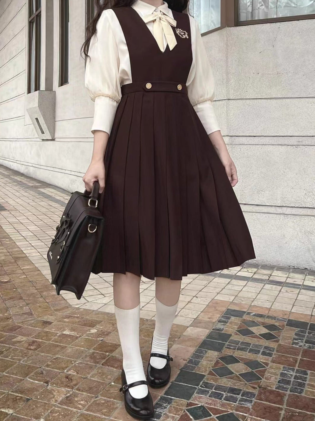 College Style Cream Chiffon Inner Shirt V-Neck Vest Skirt
