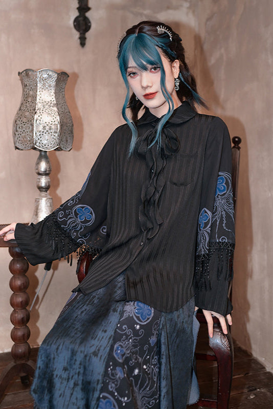 Blusa con borlas de lágrimas azules y encaje