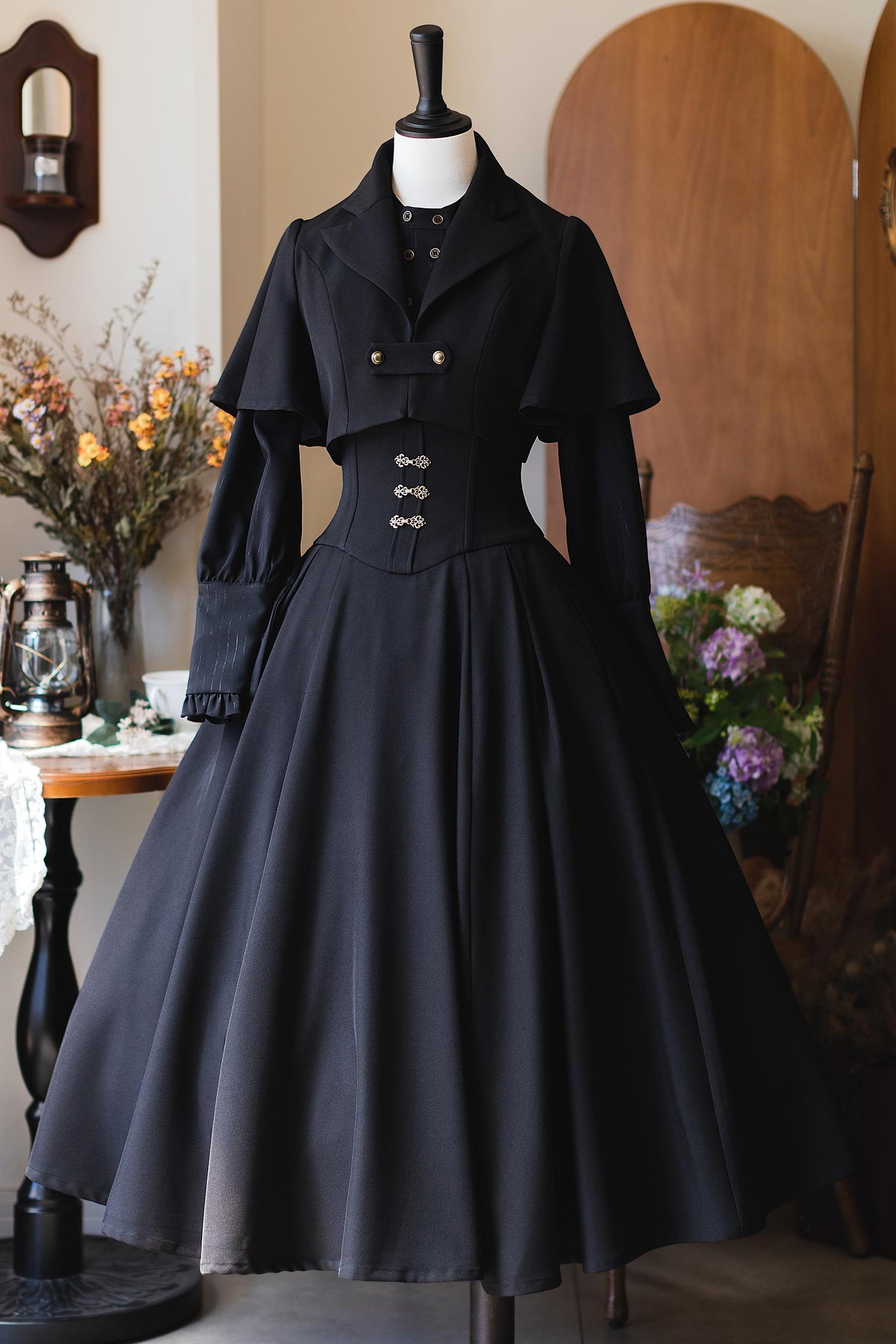 【予約商品】レトロエレガントクラシックホルターリボンスカート＋フリルシャツ＋ショートジャケット