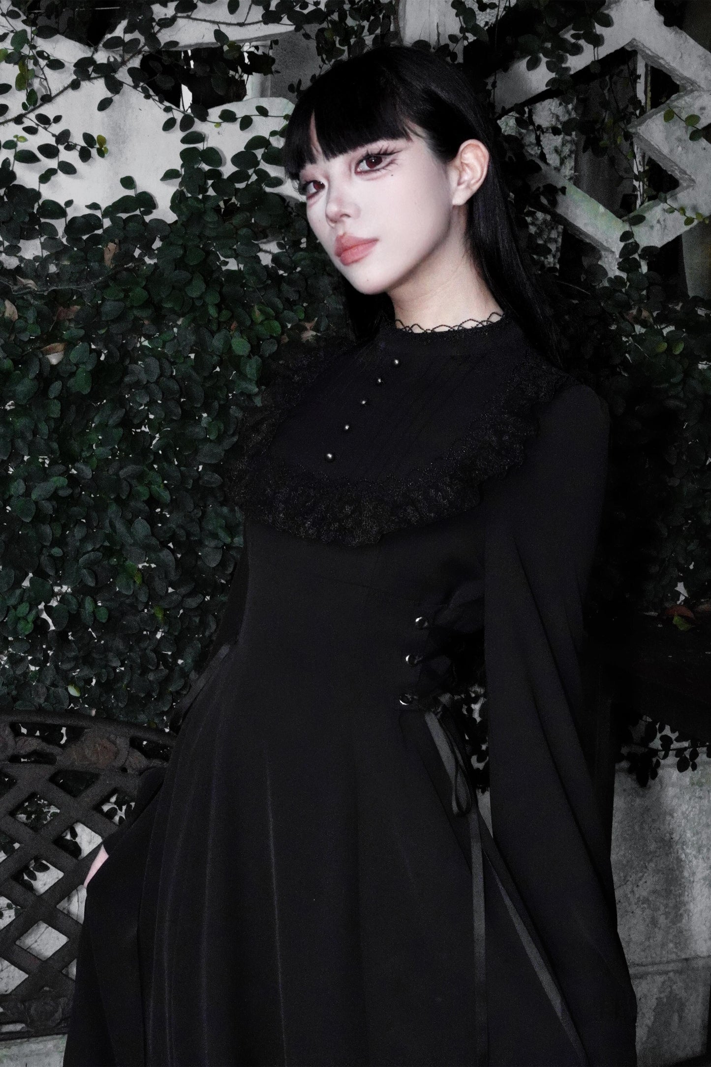 Commuter Witch Lace Waist Dress