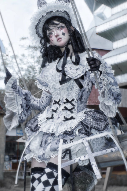 [Reservierungsschluss: 10. Monat, 6. Tag] Black Castle Bunny-Gothic-Doll-Spitzen-Korsett-Top mit Puffärmeln + Shorts + Rüschen-Überrock + Birdcage-Überrock Set 1/2/3