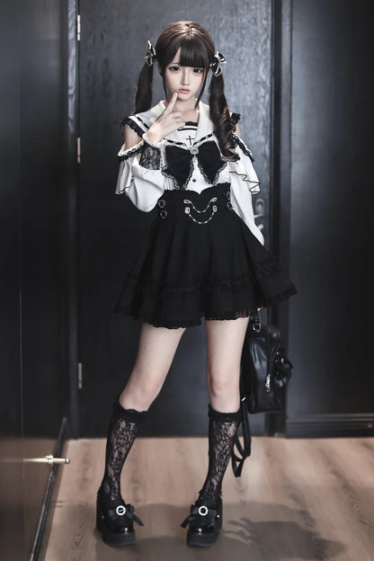 【8月15日予約締切】ブラック×ホワイトレースセーラーゴシックオープンショルダーリボンシャツ＋パールチェーンフリルスカート