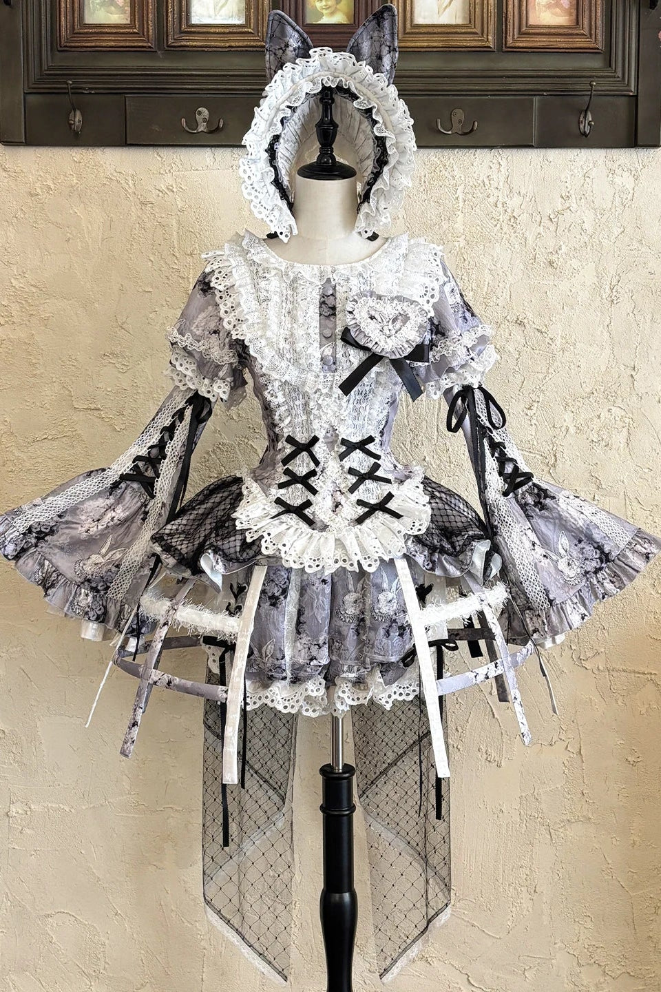 [Reservierungsschluss: 10. Monat, 6. Tag] Black Castle Bunny-Gothic-Doll-Spitzen-Korsett-Top mit Puffärmeln + Shorts + Rüschen-Überrock + Birdcage-Überrock Set 1/2/3